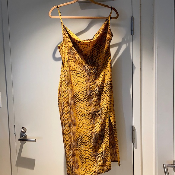 Cowl neck dress - snakeskin design - Picture 6 of 6